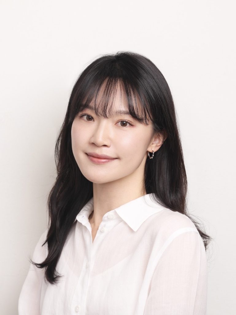 Hyunjeong "Lacy" Rhee